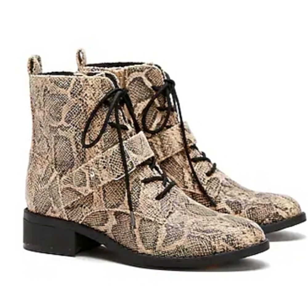 NEW! EXPRESS Vegan Leather Snakeskin Animal Print Lace Up Boots 9.